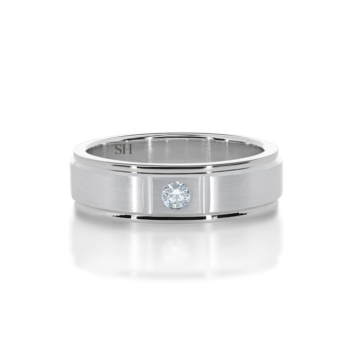 Pictured with 0.10ct diamond|thumb_caption: 0.10 carat|thumb_group:1|grid_preview:true