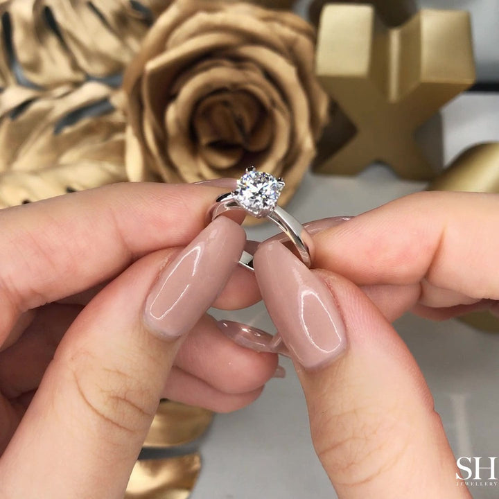 4-Claw solitaire engagement ring with heart shaped prong tips - W0001 (Lab Grown)