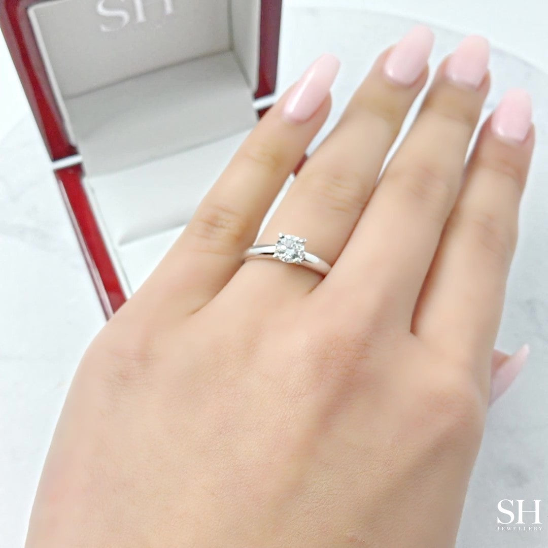 Timeless 4-Claw solitaire engagement ring - W0012 (Lab Grown)