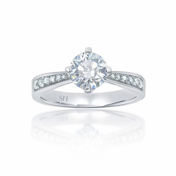 Classic offset 4-Claw setting with tapered band - W0021 (Lab Grown)