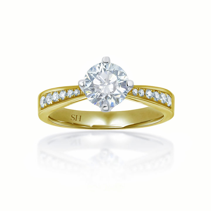 Classic offset 4-Claw setting with tapered band - W0021 (Lab Grown)