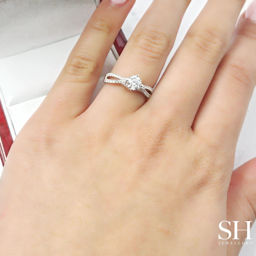 Modern 4-Claw engagement ring with bow-shaped pavé set band - W0026 (Lab Grown)