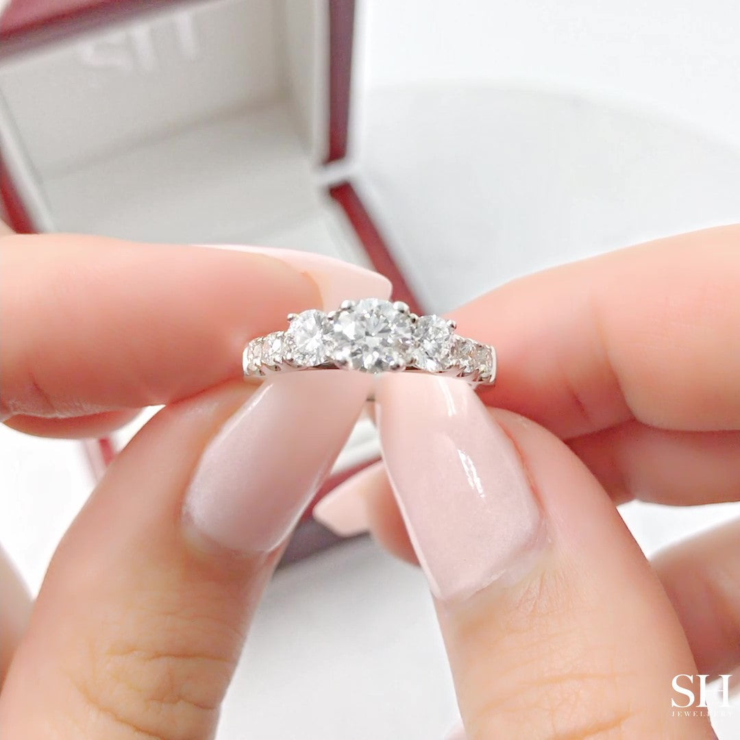 Round trilogy ring with claw set band - W0035 (Lab Grown)