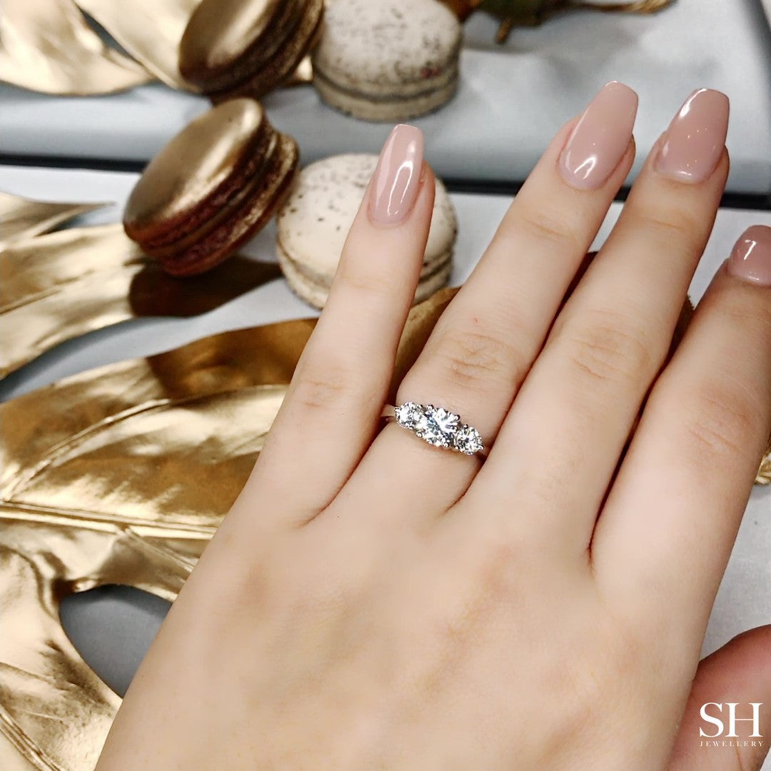 Modern trilogy ring with 4-Claw setting and tapered band - W0036 (Lab Grown)
