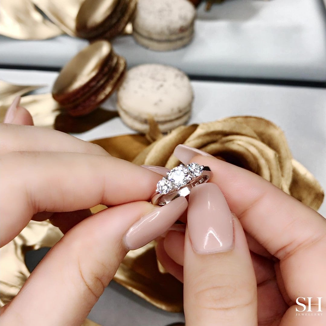 Modern trilogy ring with 4-Claw setting and tapered band - W0036 (Lab Grown)