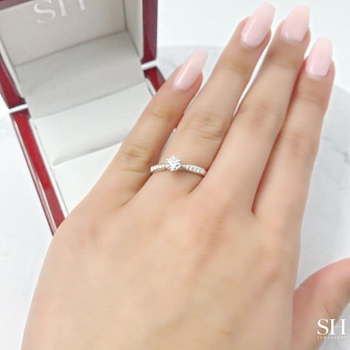 Minimalistic 6-Claw Ring with Milgrain Tapered Band - W0248 (Lab Grown)