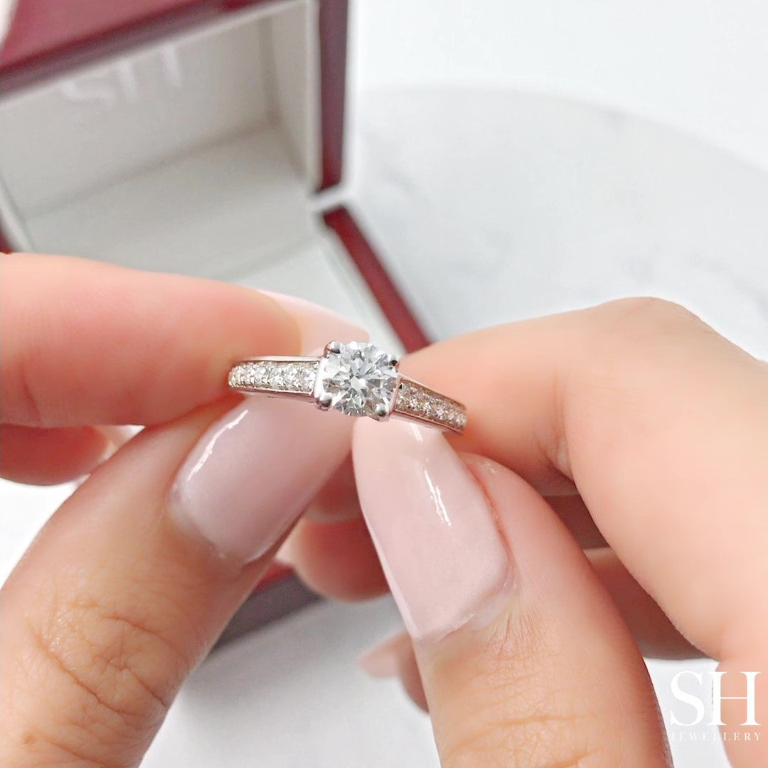 Classic 4-Claw Ring with Reverse Tapered Band - W0256 (Lab Grown)
