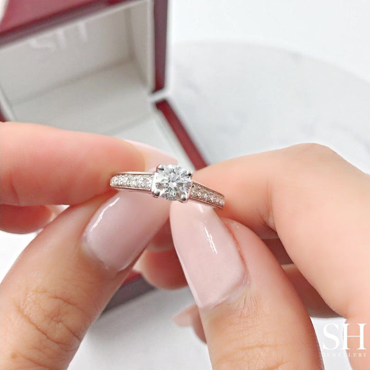 Classic 4-Claw Ring with Reverse Tapered Band - W0256 (Lab Grown)