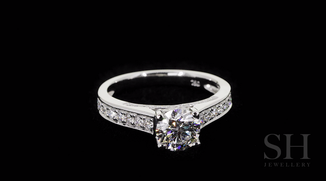 Classic 4-Claw Ring with Reverse Tapered Band - W0256 (Lab Grown)