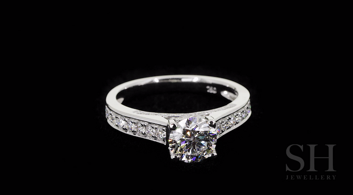 Classic 4-Claw Ring with Reverse Tapered Band - W0256 (Lab Grown)