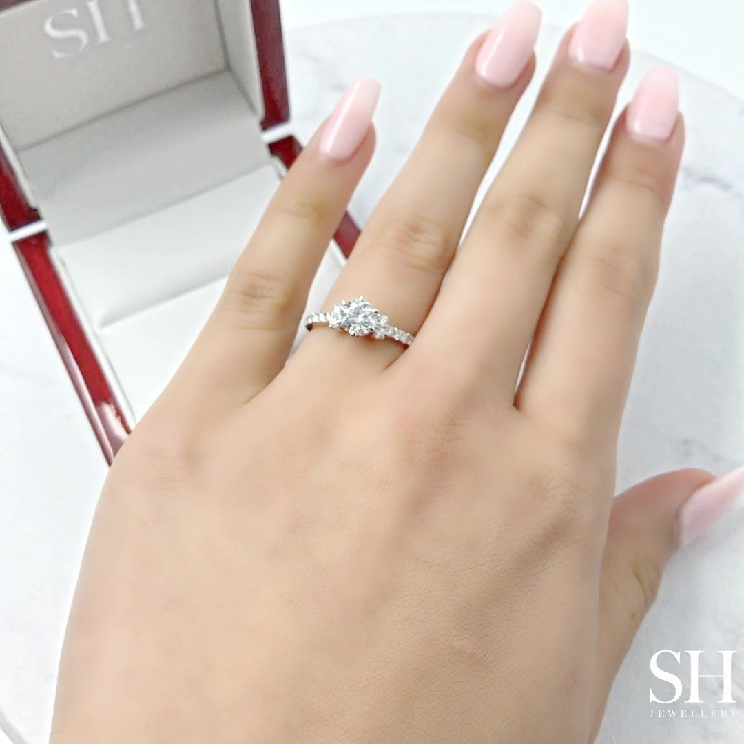 Timeless and elegant engagement ring with twin-stone shoulders - W0258 (Lab Grown)