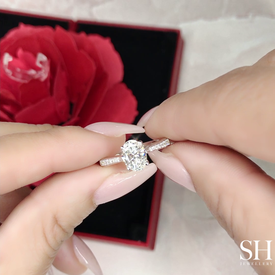 Oval Brilliant Cut Diamond Ring with Tapered Band - W0324 (Lab Grown)