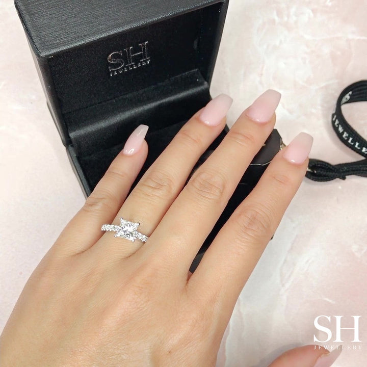 Classic Princess Cut Engagement Ring with Pavé-Set Band - W0333 (Lab Grown)