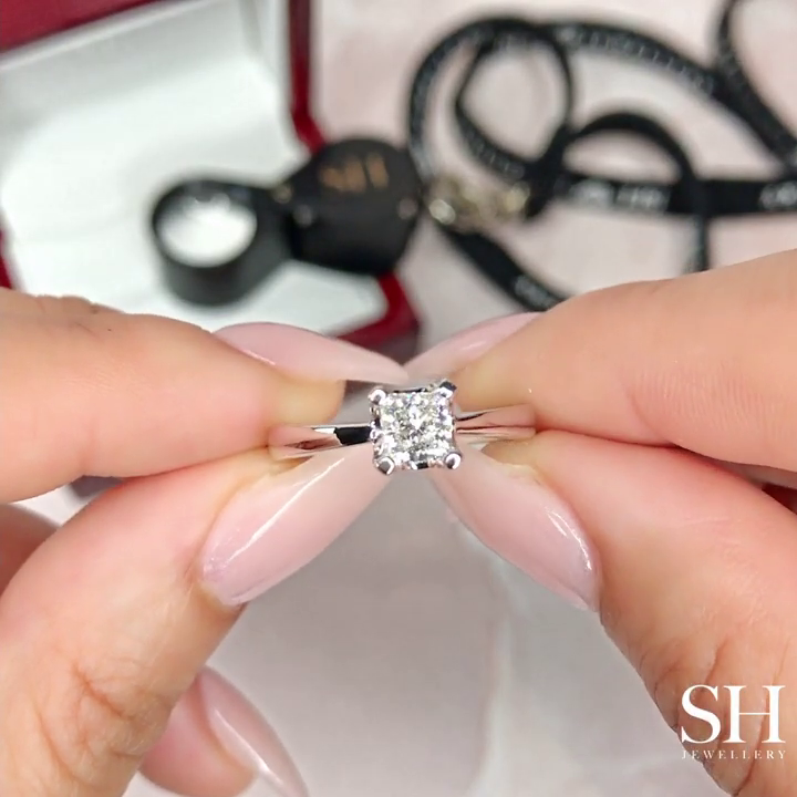 Princess Cut Solitaire in Four Claws - W0334 (Lab Grown)