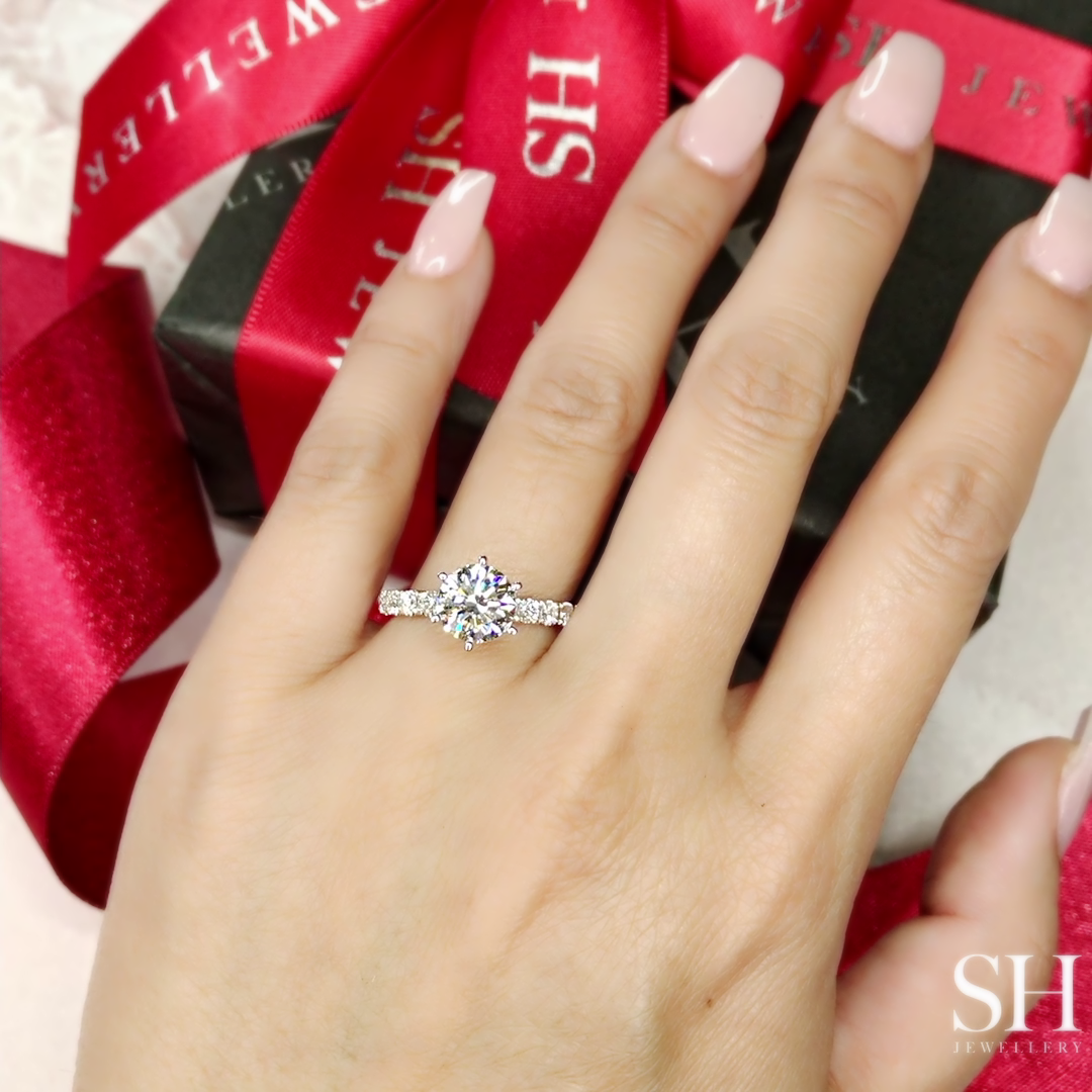 Timeless 6-Claw Brilliant Cut with Scalloped Band - W0401 (Lab Grown)