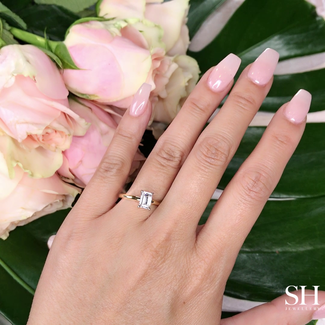 4-Claw Emerald-Cut Engagement Ring with Polished Band - W0799 (Lab Grown)