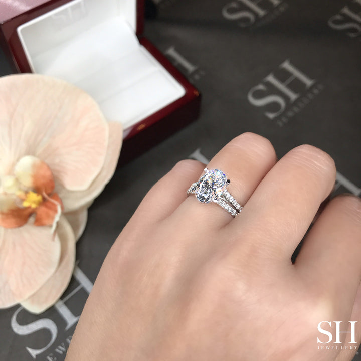 Timeless Oval Engagement Ring with Split Band - W0881 (Lab Grown)