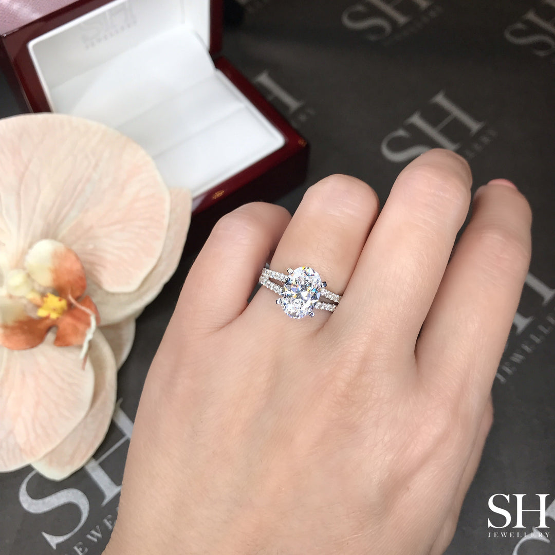 Timeless Oval Engagement Ring with Split Band - W0881 (Lab Grown)