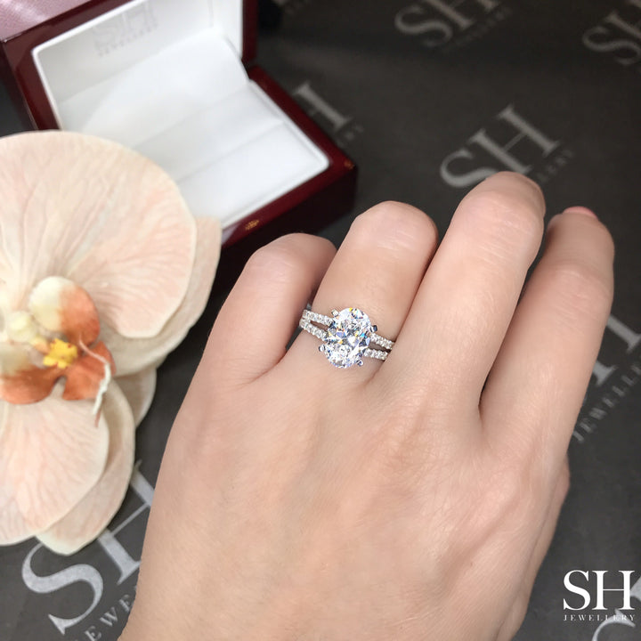 Timeless Oval Engagement Ring with Split Band - W0881 (Lab Grown)