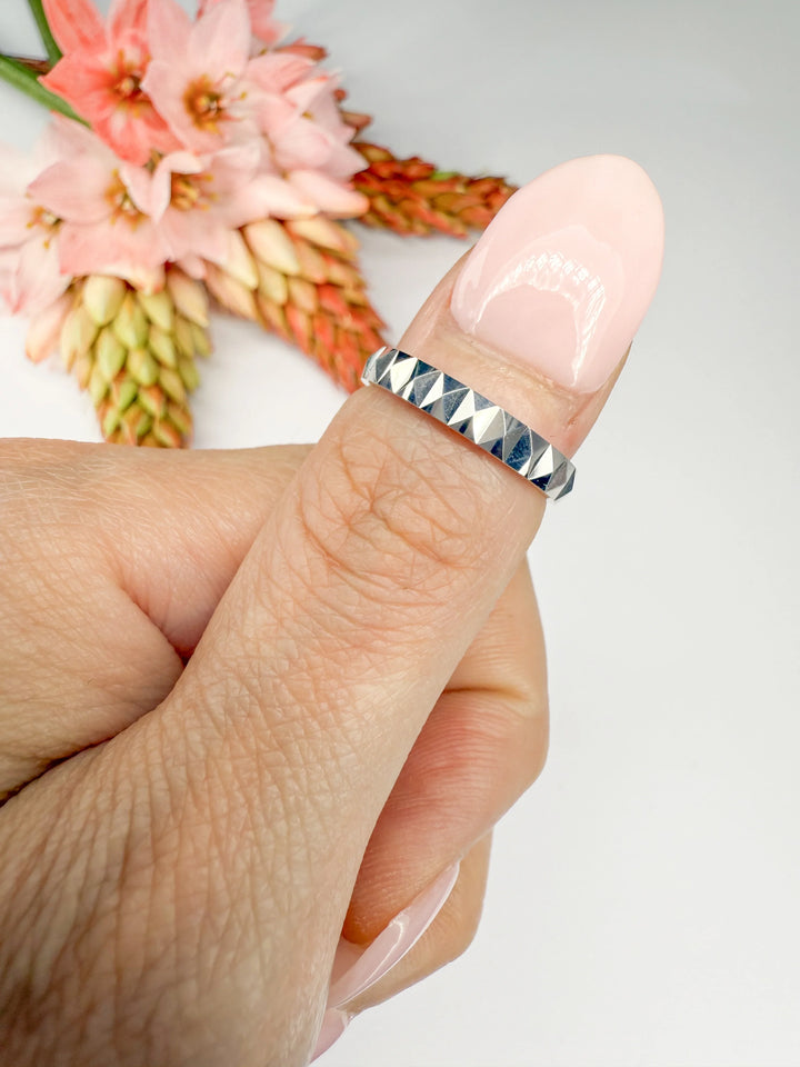 Double Prism Wedding Ring (3mm) - W1156 — 18kt White Gold (Clearance)