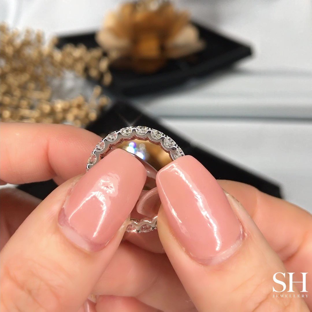 Pictured with 2.41ct total carat weight|thumb_caption: 2.41ct total carat weight|thumb_group:2|grid_preview:true