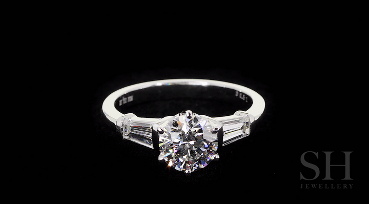 video:ZpwRygo1ybs|video360:true|caption:Shown with 1.20 ct diamond.|option:Carats=1.20 carat|thumb_caption:1.20 carat